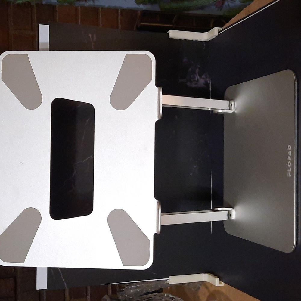 Flopad Laptop Stand